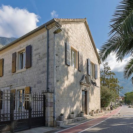Verdi Kotor Bagian luar foto