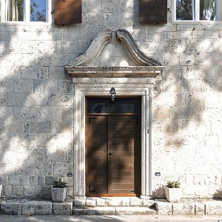 Verdi Kotor Bagian luar foto