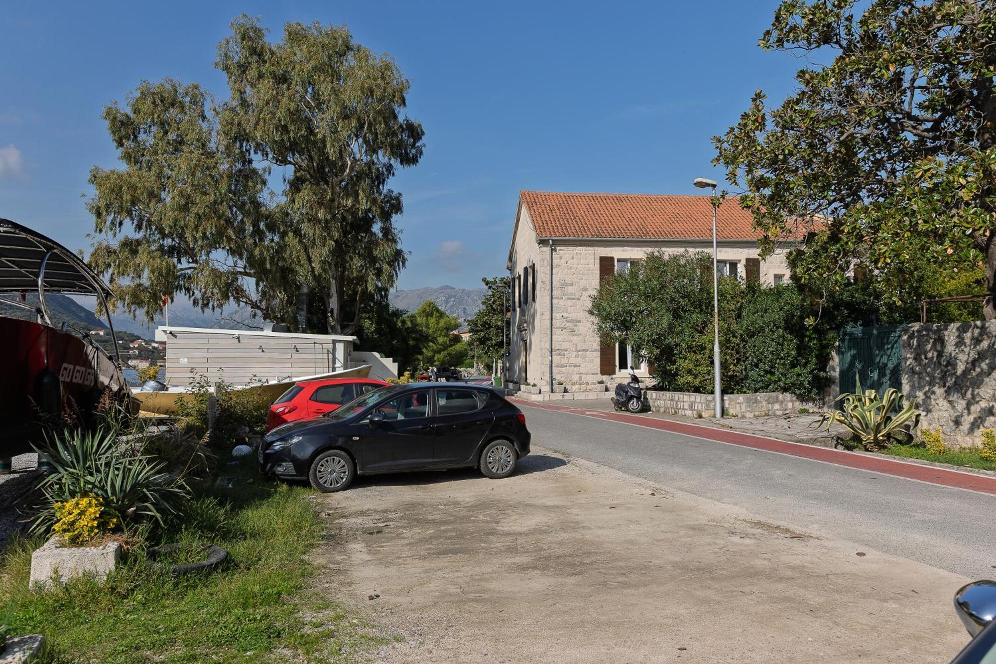 Verdi Kotor Bagian luar foto